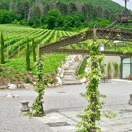 Alloggio per agriturismo Redona *